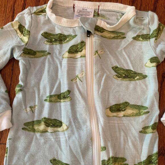 Milkbarn Leapfrog Bamboo Zipper Pajamas + Kerchief Bib MSRP $60 | 3-6 months - Picture 4 of 9